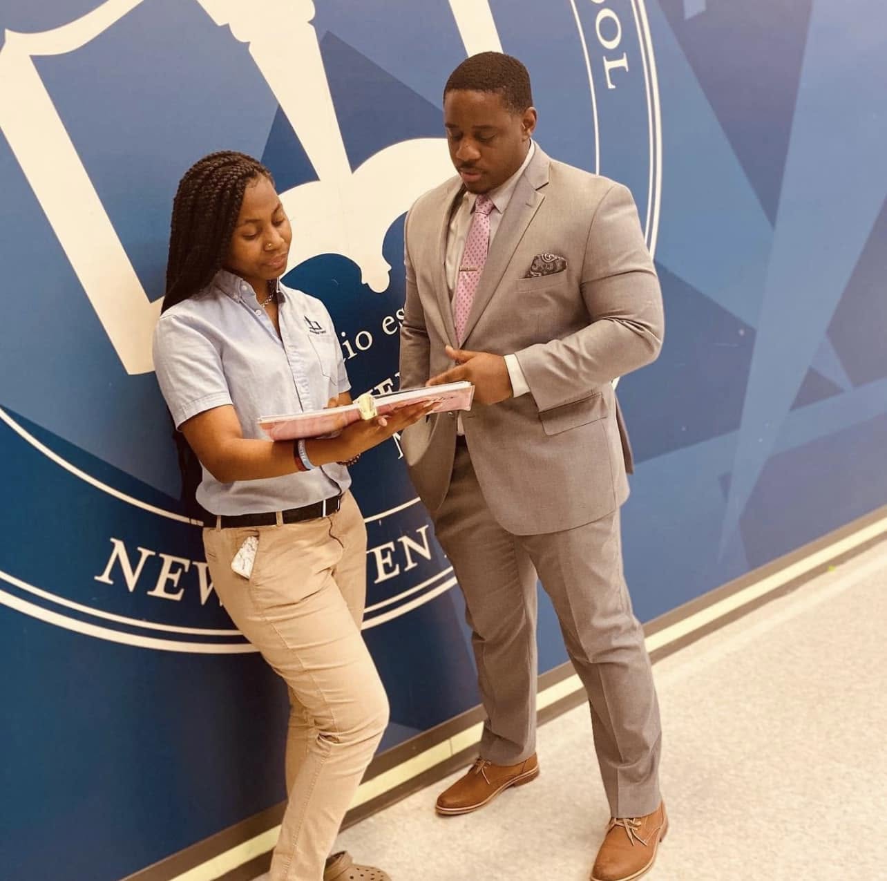 Michael Babb advising a student.